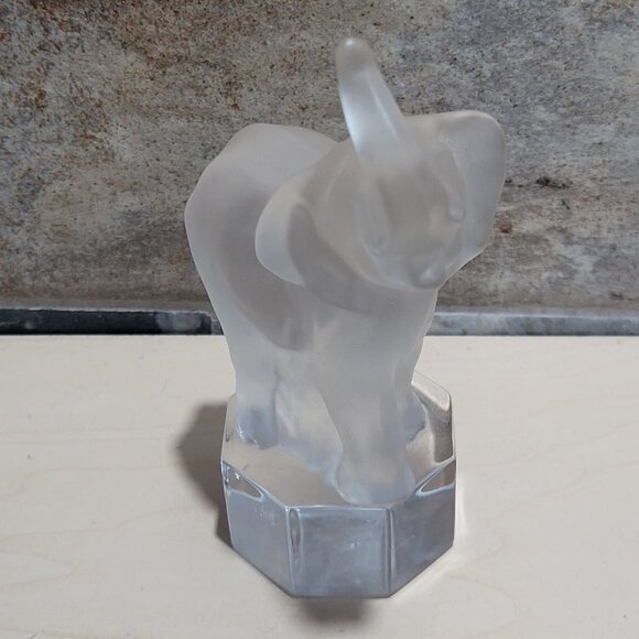 Vintage Goebel Frosted Crystal Elephant Paperweight On Pedestal Figurine - Picture 7 of 11